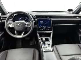Lexus LBX (2024) thumbnail 4