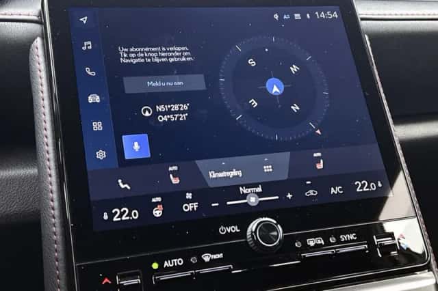Lexus LBX (2024) thumbnail 7