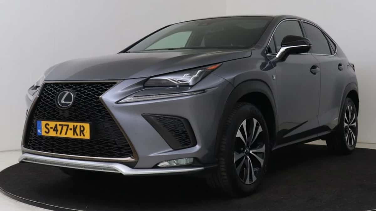 Lexus NX (2018) — foto 1
