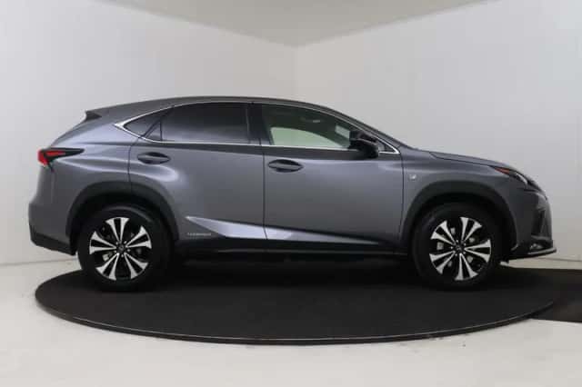 Lexus NX (2018) thumbnail 14