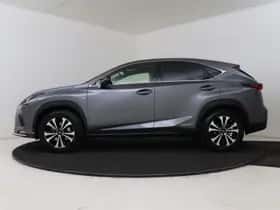 Lexus NX (2018) thumbnail 3