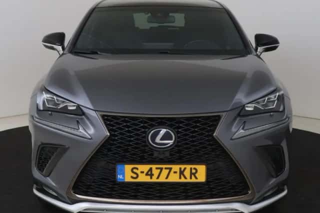 Lexus NX (2018) thumbnail 24