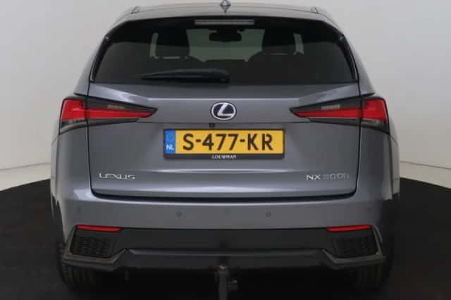 Lexus NX (2018) thumbnail 25