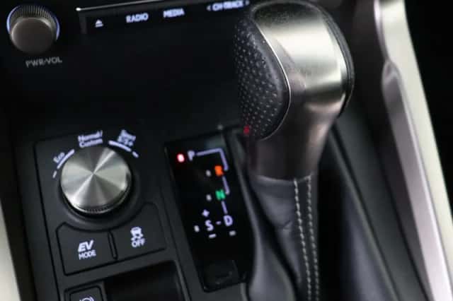 Lexus NX (2018) thumbnail 28