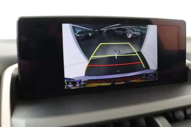 Lexus NX (2018) thumbnail 32