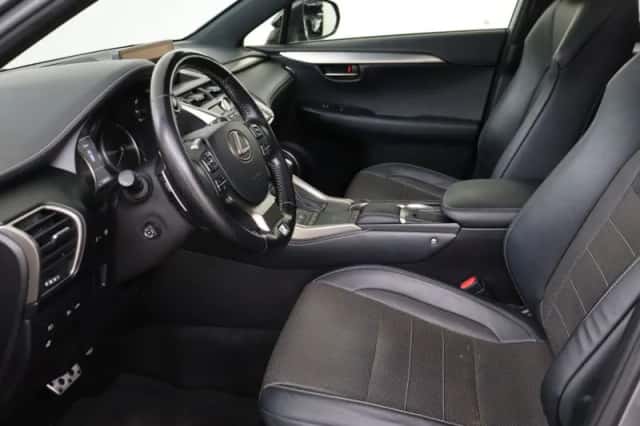 Lexus NX (2018) thumbnail 34