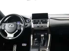 Lexus NX (2018) thumbnail 44