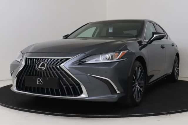 Lexus ES (2025) thumbnail 1