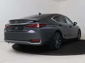 Lexus ES (2025) thumbnail 2