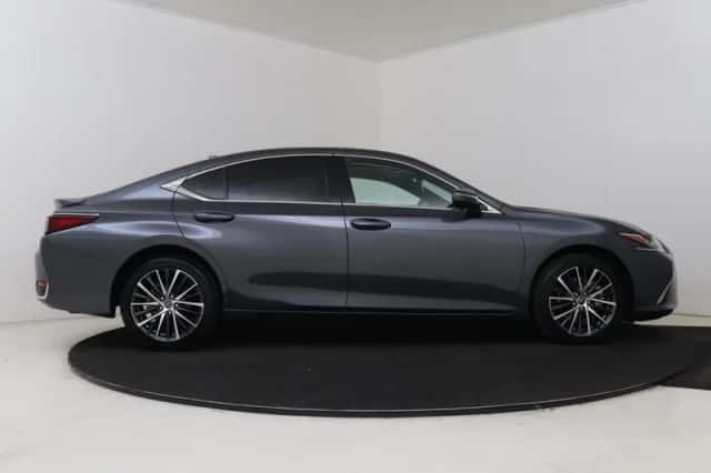 Lexus ES (2025) thumbnail 14