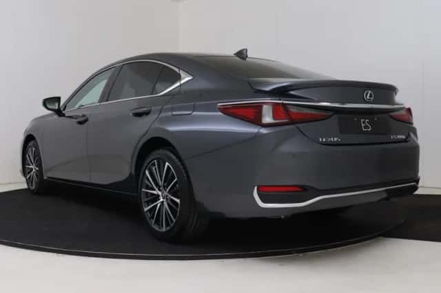 Lexus ES (2025) thumbnail 16