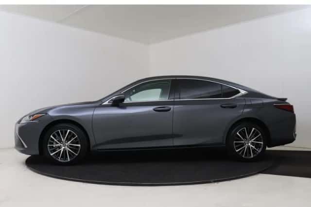 Lexus ES (2025) thumbnail 3
