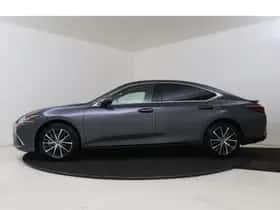 Lexus ES (2025) thumbnail 3