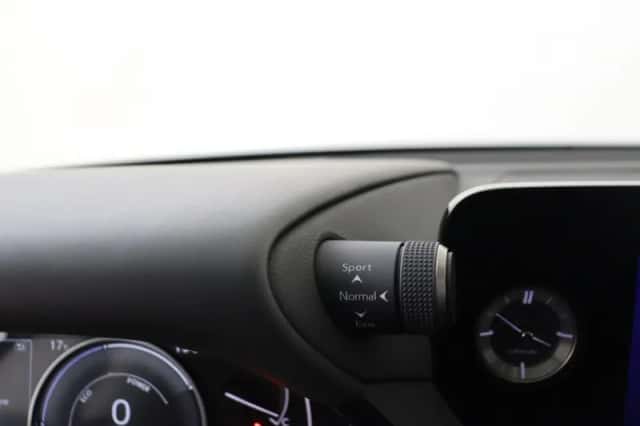 Lexus ES (2025) thumbnail 23