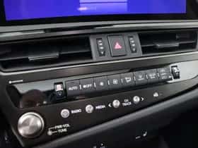 Lexus ES (2025) thumbnail 30