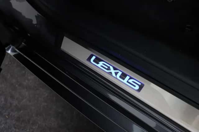 Lexus ES (2025) thumbnail 9