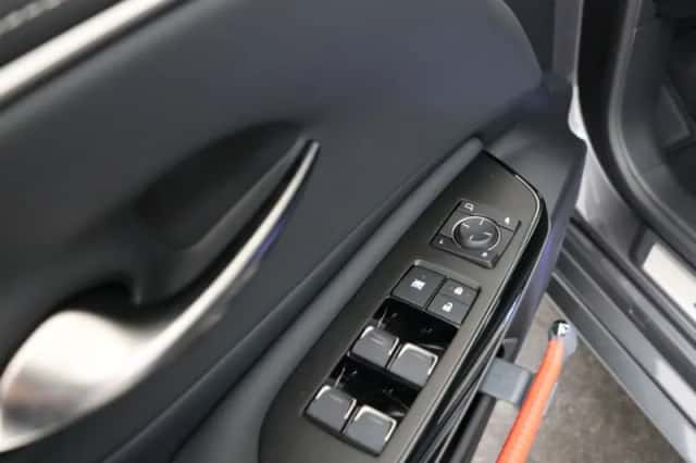 Lexus ES (2025) thumbnail 10