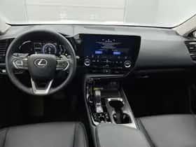 Lexus NX (2025) thumbnail 4