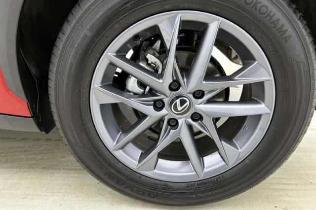 Lexus LBX (2024) thumbnail 22