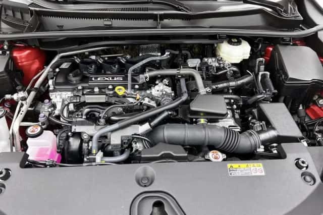Lexus LBX (2024) thumbnail 28
