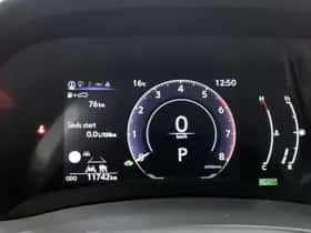 Lexus LBX (2024) thumbnail 5
