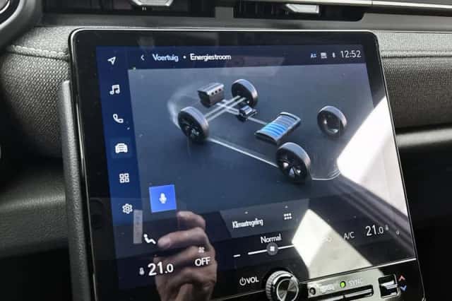 Lexus LBX (2024) thumbnail 7