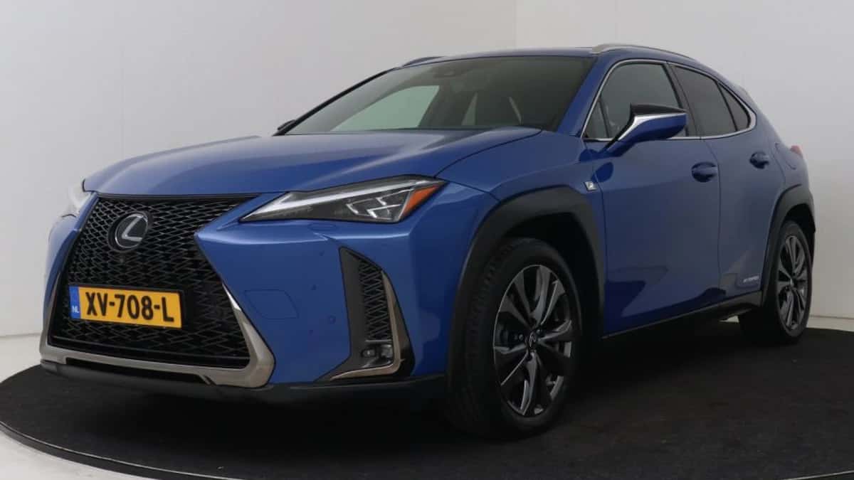 Lexus UX (2019) — foto 1