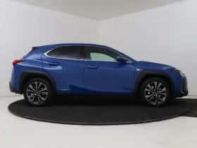 Lexus UX (2019) thumbnail 14