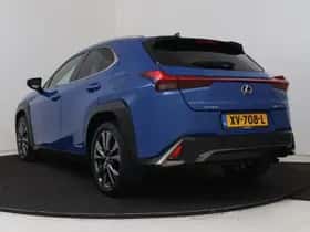 Lexus UX (2019) thumbnail 16