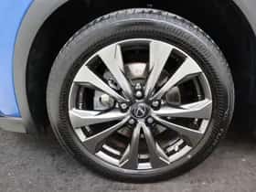 Lexus UX (2019) thumbnail 7