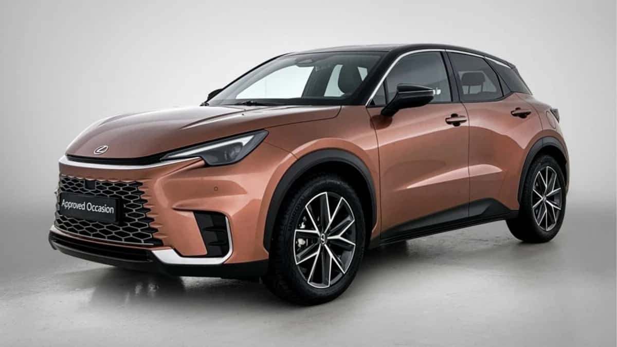 Lexus LBX (2024) — foto 1