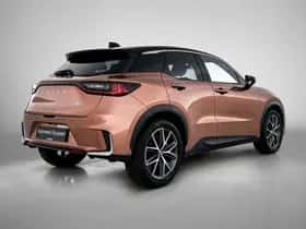 Lexus LBX (2024) thumbnail 2