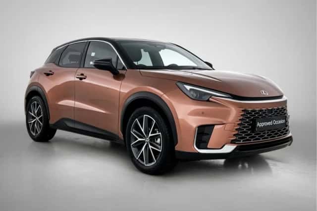Lexus LBX (2024) thumbnail 12