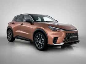 Lexus LBX (2024) thumbnail 12