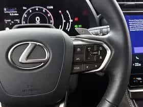 Lexus LBX (2024) thumbnail 14