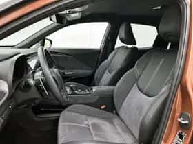 Lexus LBX (2024) thumbnail 15