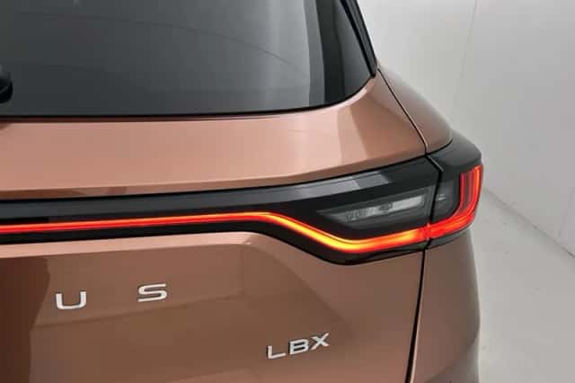 Lexus LBX (2024) thumbnail 19