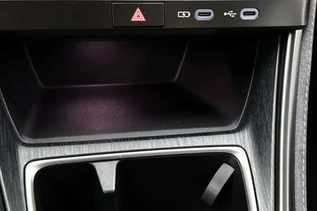 Lexus LBX (2024) thumbnail 24