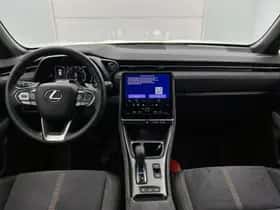 Lexus LBX (2024) thumbnail 4