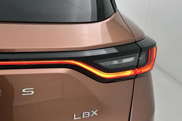 Lexus LBX (2024) thumbnail 31