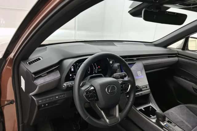 Lexus LBX (2024) thumbnail 33