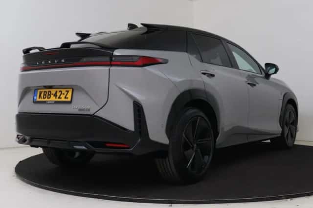 Lexus RZ (2026) thumbnail 2