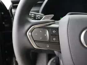 Lexus LBX (2025) thumbnail 12