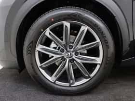 Lexus LBX (2025) thumbnail 5