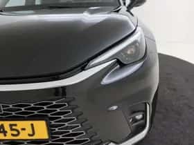 Lexus LBX (2025) thumbnail 8