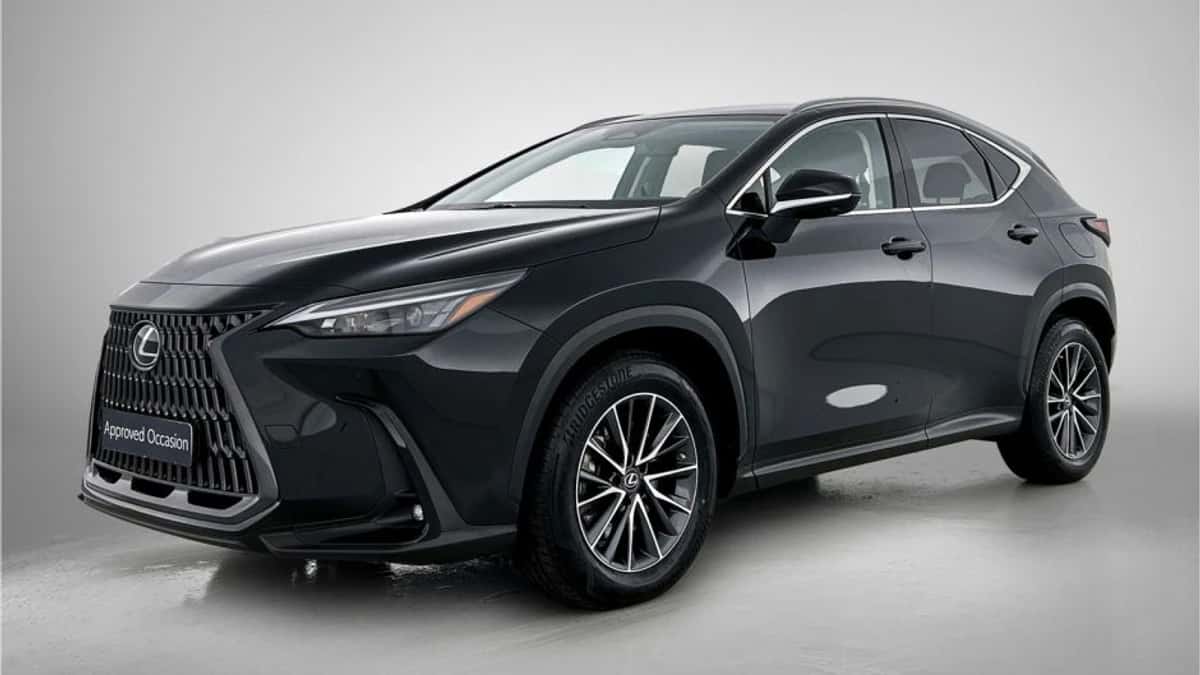 Lexus NX (2022) — foto 1