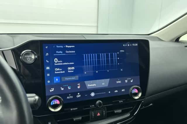 Lexus NX (2022) thumbnail 14