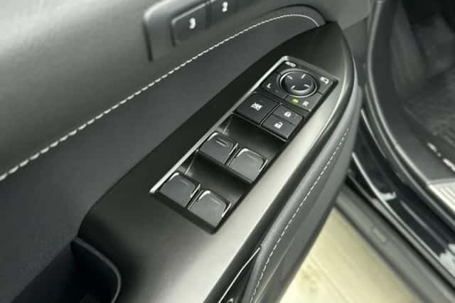 Lexus NX (2022) thumbnail 22
