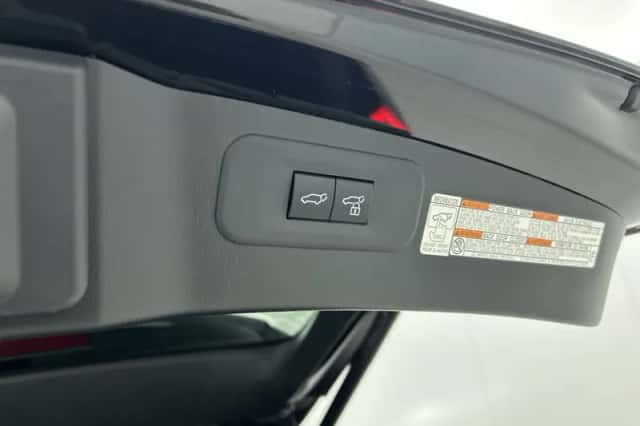 Lexus NX (2022) thumbnail 28