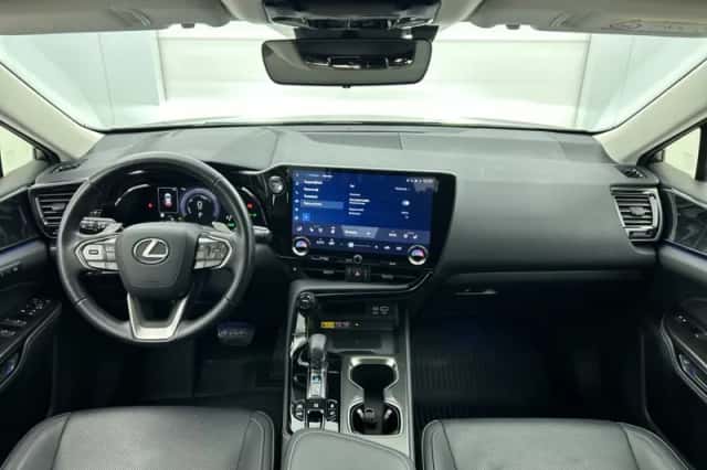 Lexus NX (2022) thumbnail 9